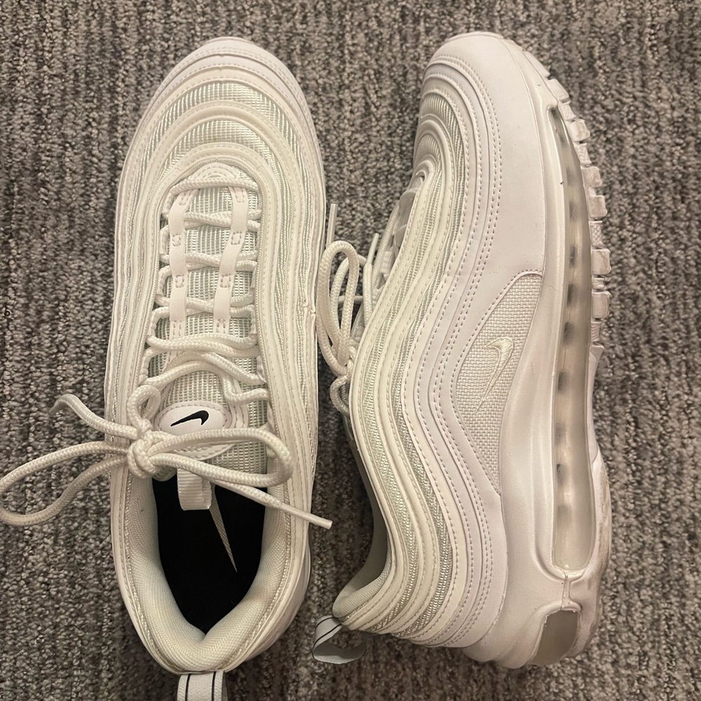 all white nike shoes